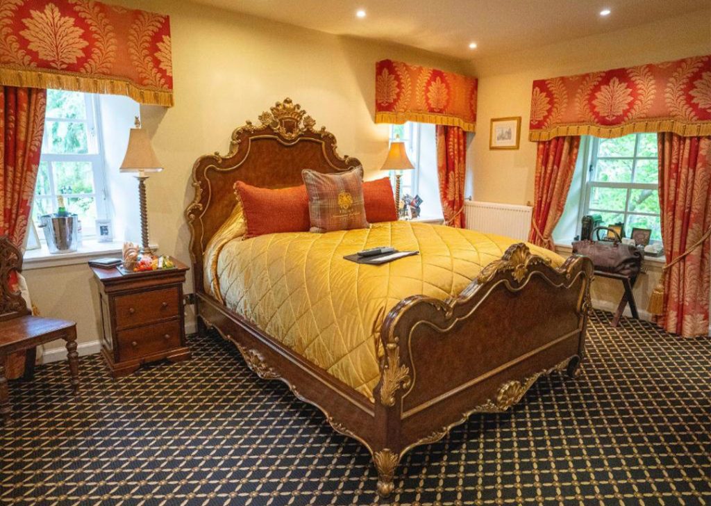 Trump MacLeod House & Lodge